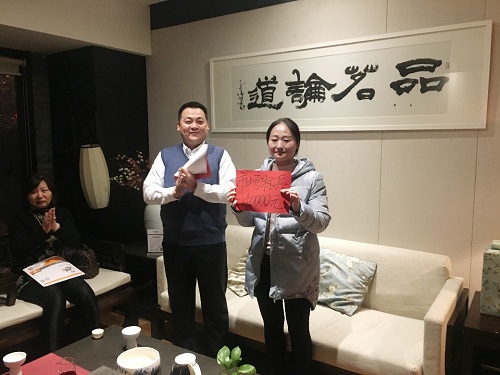 “天上不會掉餡餅，擼起袖子加油干” ——2017年度TST營銷中心表彰大會